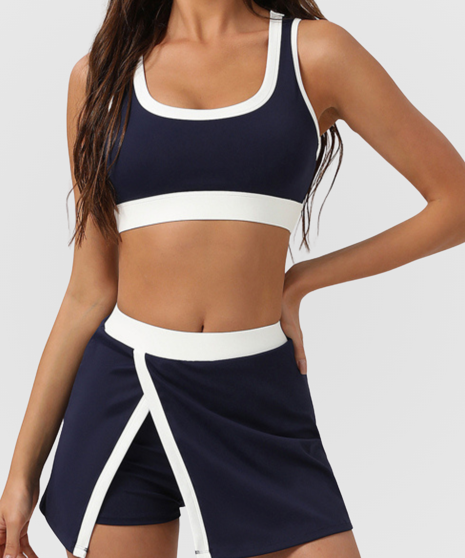 Ensemble Capri, jupe et brassière à bordure large