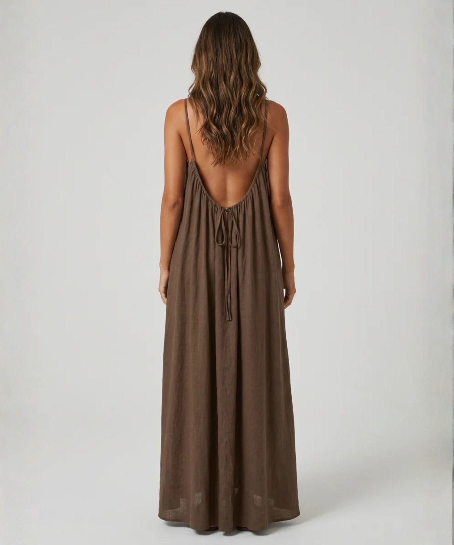 Robe Capri, dos dévoilé, allure irrésistible